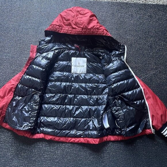 Moncler Boys Hooded Down Jacket Size 3 y Red Authentic EUC - Picture 5 of 12